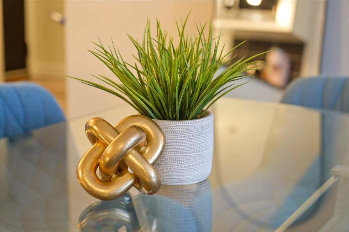 Dazzling Condo By Stadium Downtown With Free Parking Vancouver Exteriör bild