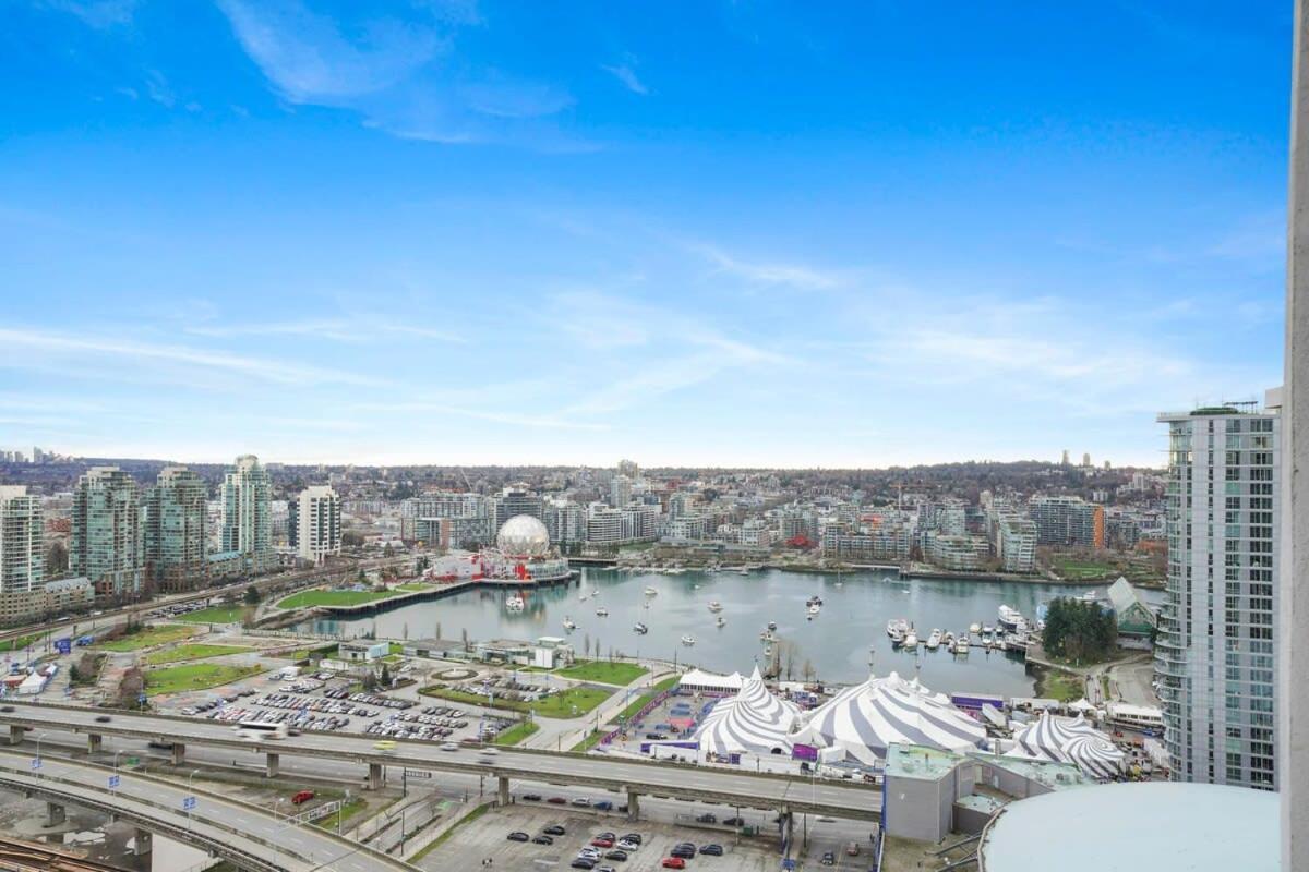 Dazzling Condo By Stadium Downtown With Free Parking Vancouver Exteriör bild