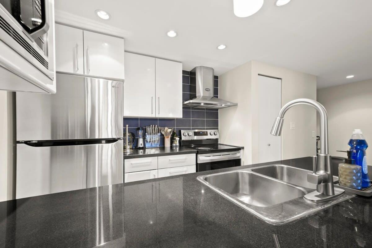 Dazzling Condo By Stadium Downtown With Free Parking Vancouver Exteriör bild